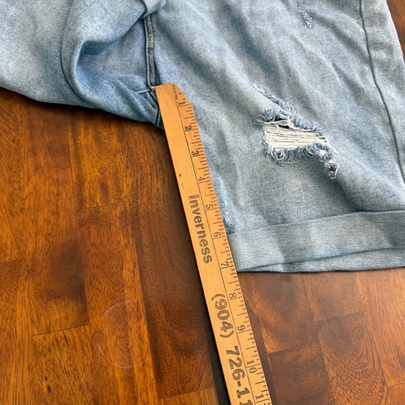 BLUE SAVVY Womens Distressed Denim Shorts Light Wash Size 18 Rolled Cuffs - Picture 8 of 12